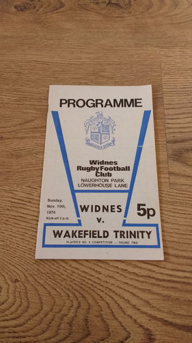 Widnes v Wakefield Trinity Players No6 Competition Nov 1974 Rugby League Programme